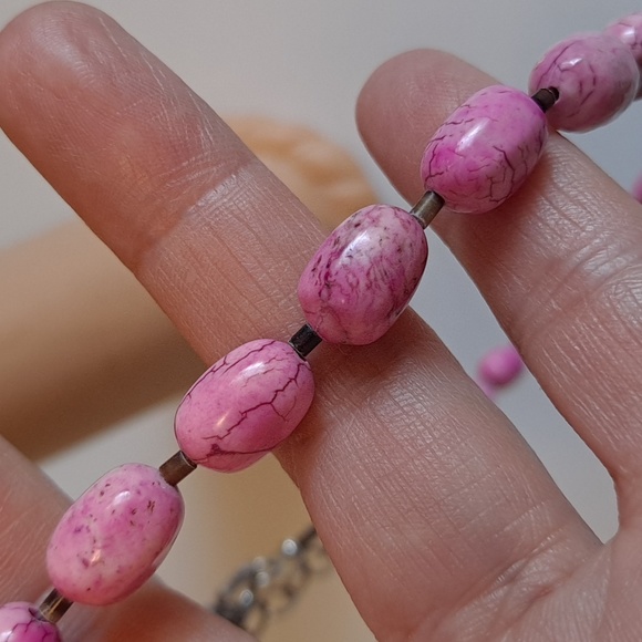 Pink Bead or Stone Necklace - Picture 4 of 10
